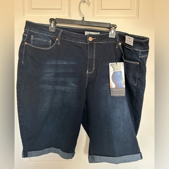 4/$20 Royalty for me plus midrise rolled cuff bermuda denim jean shorts- size 24 - Picture 5 of 9